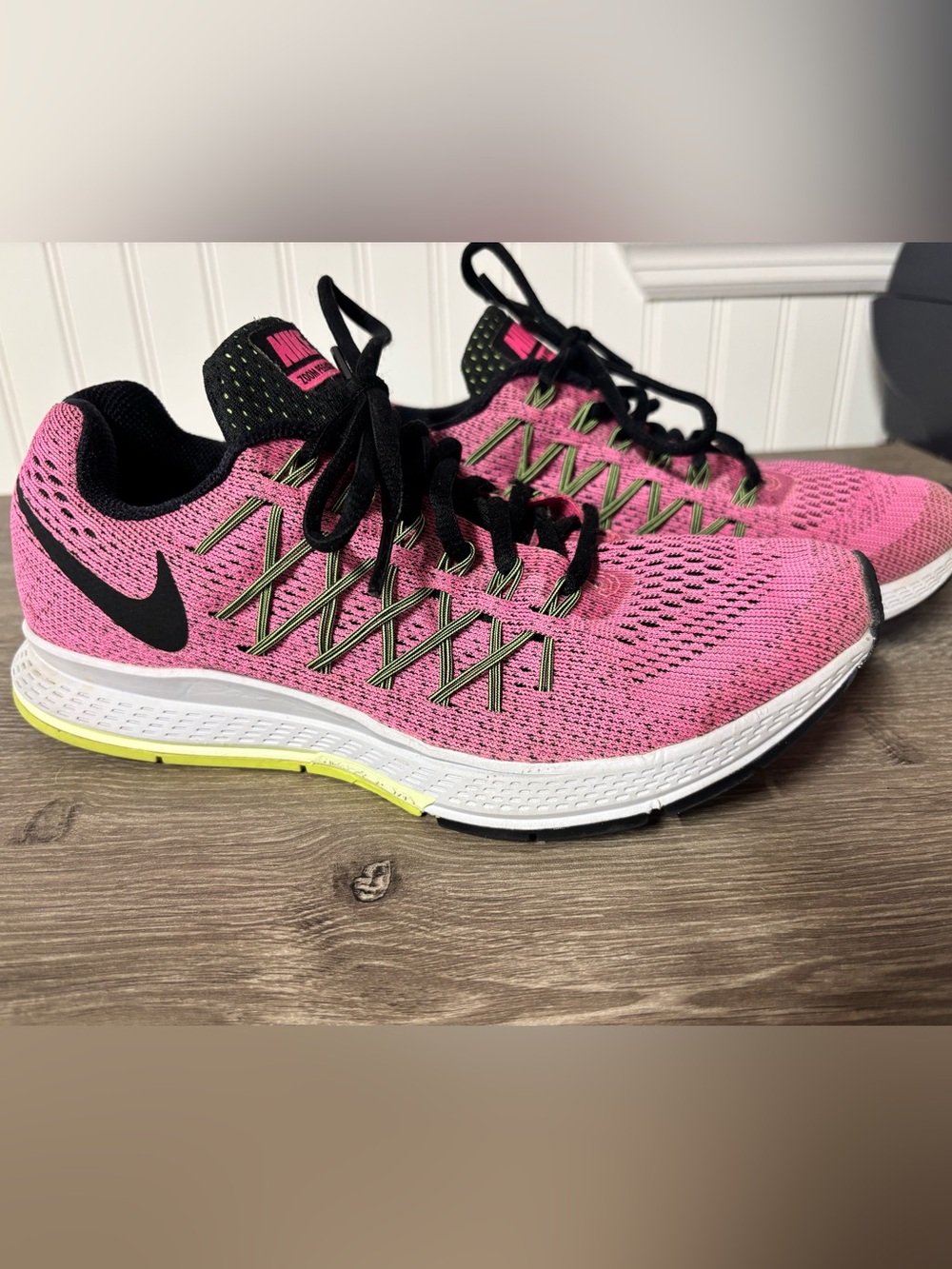 Nike Air Zoom Pegasus 32 Womens Size 7 Pink Black Running Shoes